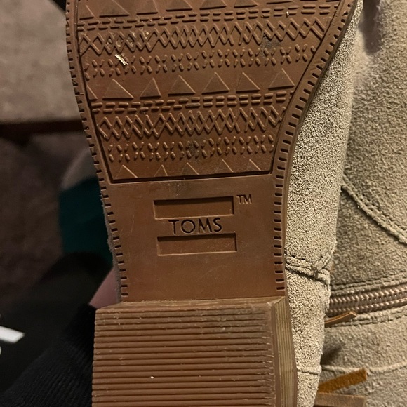 beige /  cream TOMS Zip Ankle Bootie- Like new, worn once indoors. - Picture 3 of 8